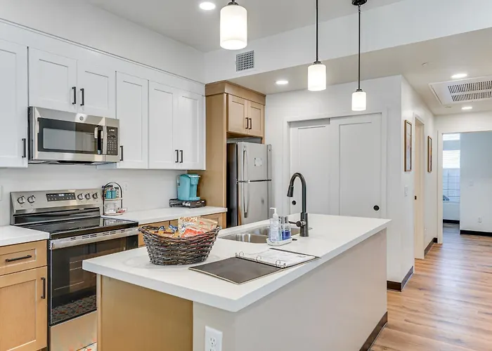 Newly Finished, High-end Near Tucson's Best! Tucson