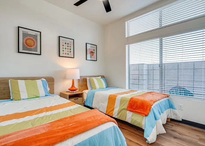 Newly Finished, High-end Near Tucson's Best! Holiday home
